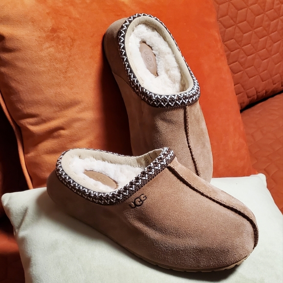 UGG Shoes - UGG Pierside Tasman Chestnut - Slides - Size 6